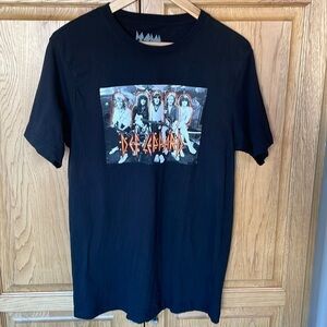 Def Leppard Band Tee size small